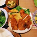 今日の夕飯！みそ汁・カツ・オムレツ・チョレギサラダ